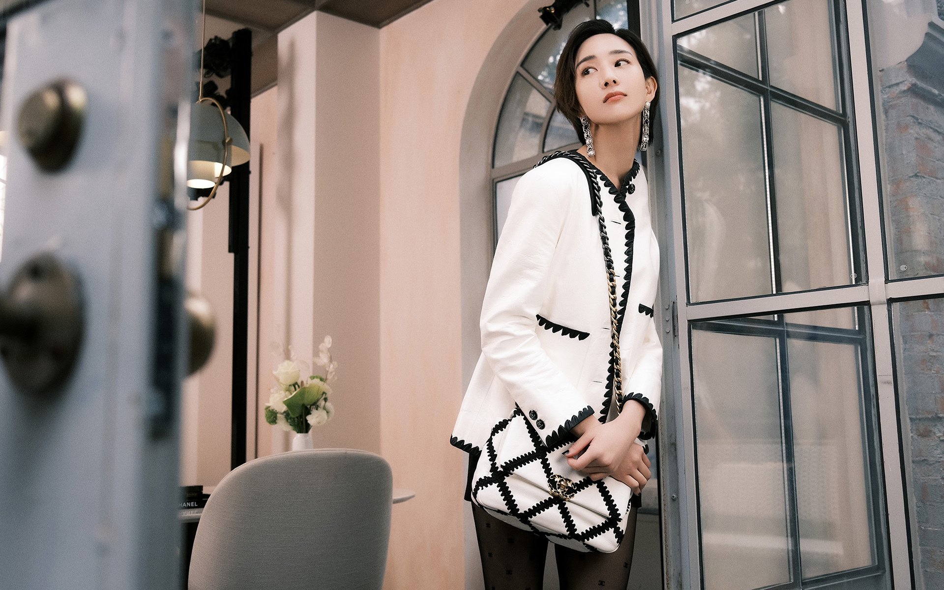 九游娱乐APP-斯密斯：全黑队防线背后的无形力量，瞬间启动反击，拳王斯密斯